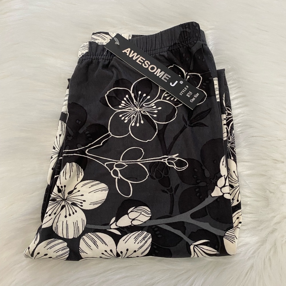 🔴NEW wTag-Awesome J Gray Floral Leggings/Pants One Size